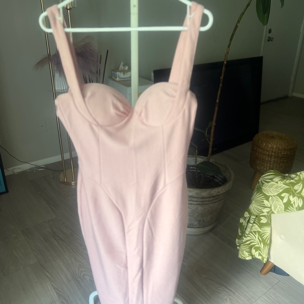 💗 Blush Bombshell Midi Dress – Fashion Nova (Size M)